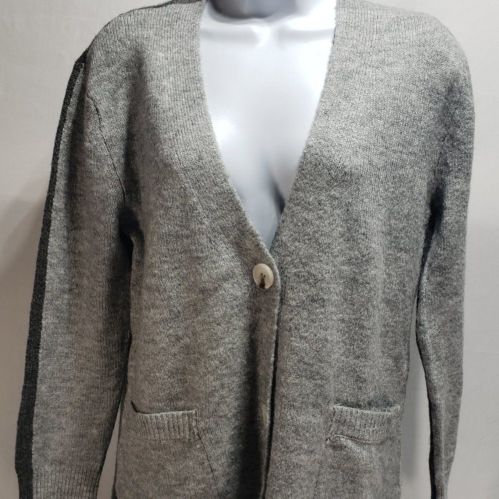 NWT BB Dakota By Steve Madden Long Sleeve 3 Button Cardigan Sweater Gray/Black